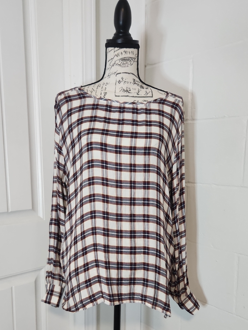 LOFT Outlet Plaid Long-Sleeve Top in Size Large GUC